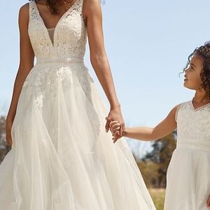 Oleg Cassini wedding dress